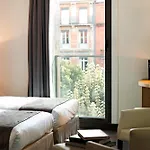 Hotel Le Pere Leon