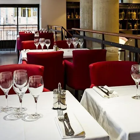 Le Pere Leon Hotel 3*