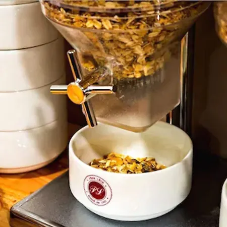 Le Pere Leon מלון