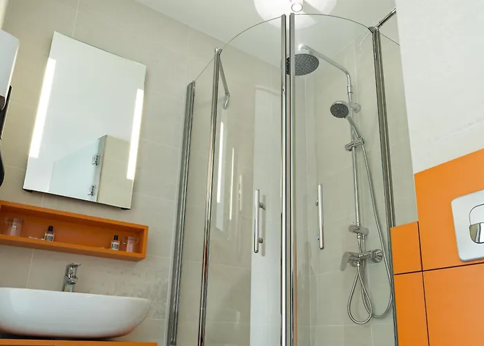 Le Pere Leon فندق