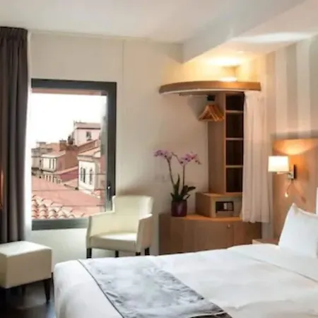 オテル ル ペール レオン