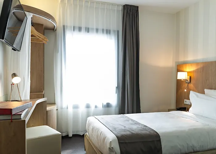 オテル ル ペール レオン ホテル 3*