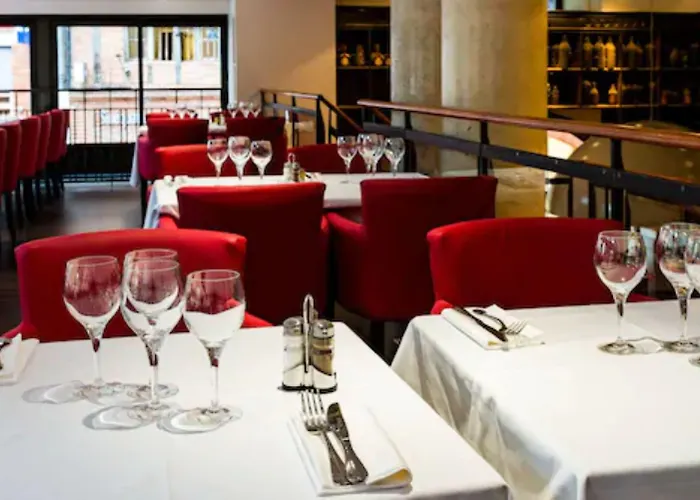 オテル ル ペール レオン ホテル