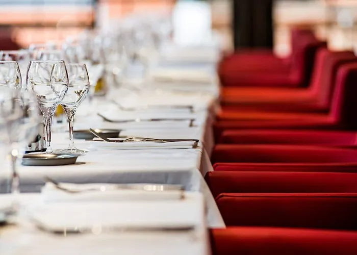 オテル ル ペール レオン ホテル